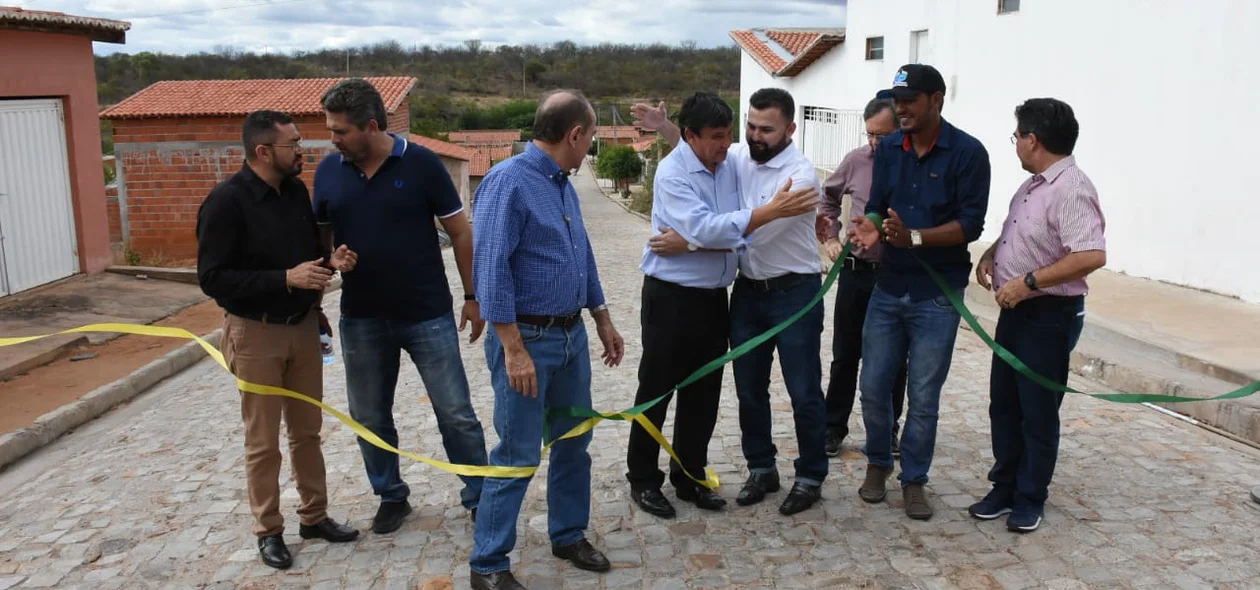 Wellington Dias realiza entrega de obras em Paulistana e Jacobina 