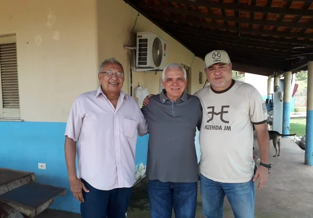 João Mádison ao lado de Dr. Pessoa e Themístocles Filho