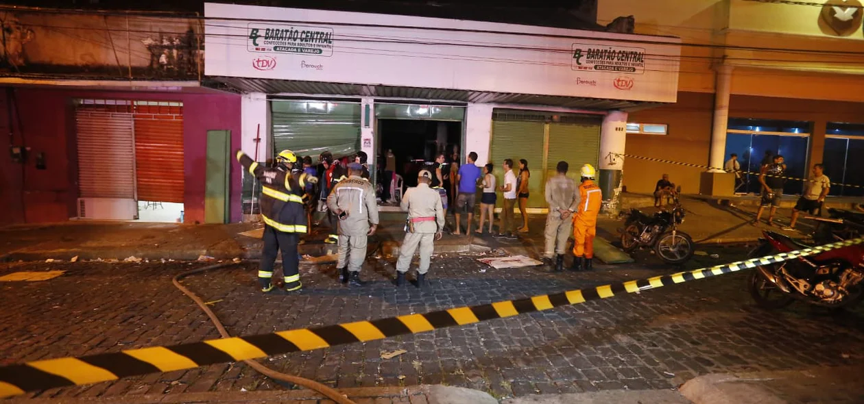 Fogo atinge loja Baratão Central
