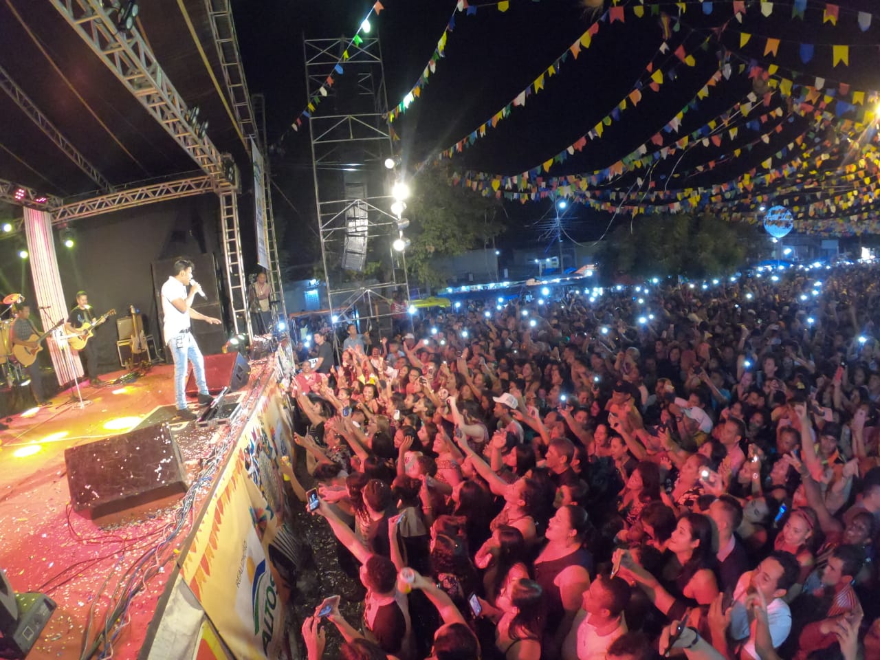 Show de Pablo em Altos