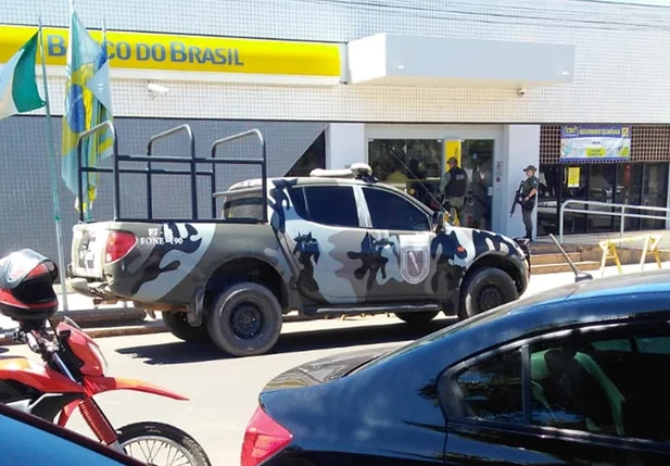Mulher é feita refém