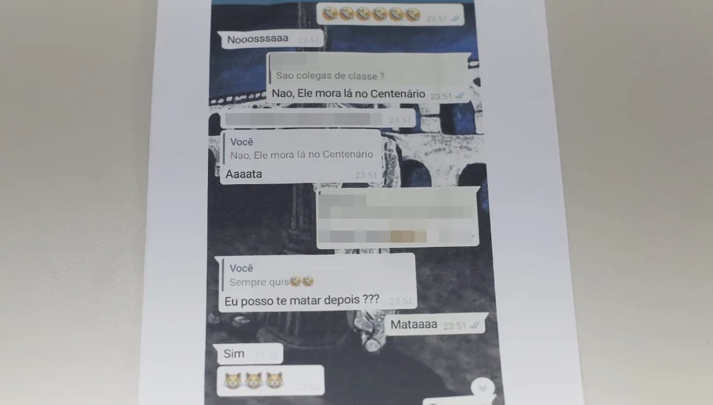 Troca de mensagens entre Ítalo e o acusado