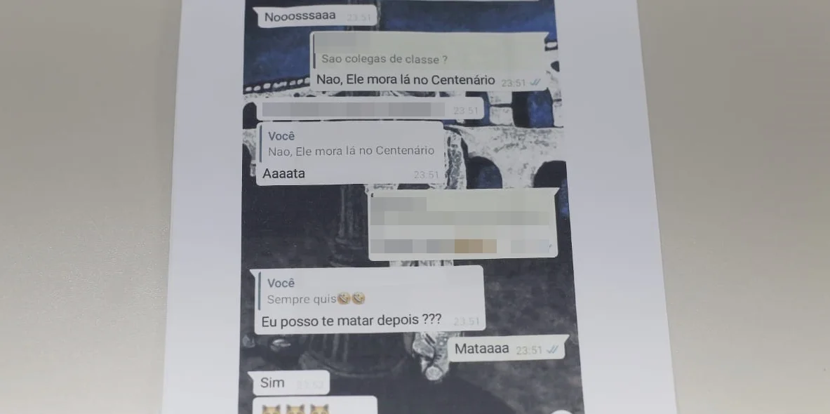 Troca de mensagens entre Ítalo e o acusado