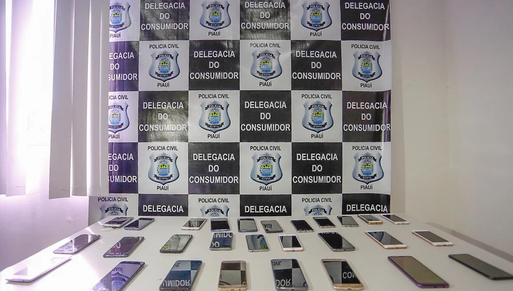 35 aparelhos celulares foram entregues