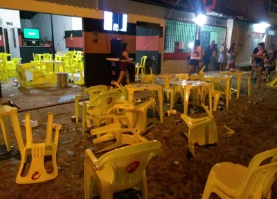 Bar tem mesas reviradas após confusão entre torcidas adversárias