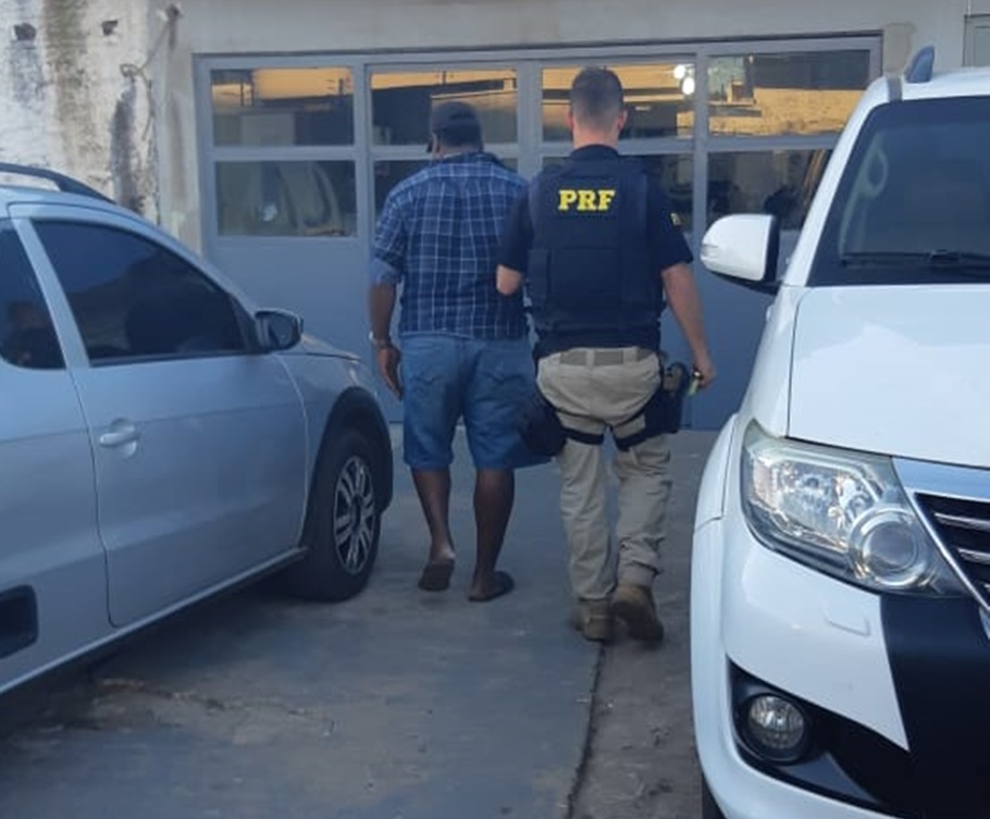 Homem preso por dirigir embriagado