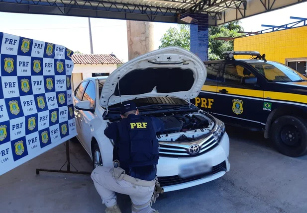 Veículo recuperado pela PRF na BR 343 em Piripiri