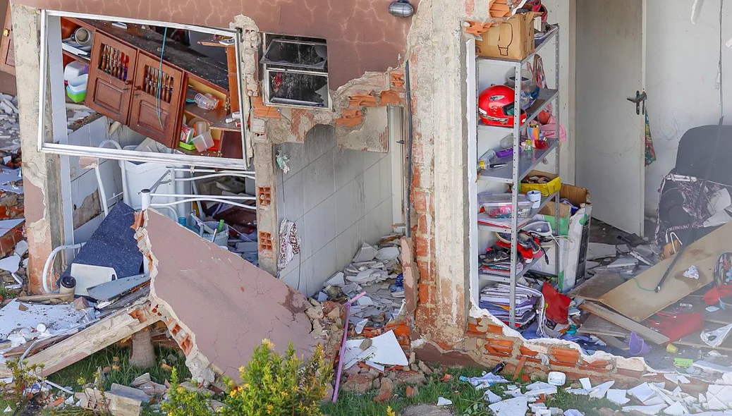 A explosão ocorreu em um apartamento térreo