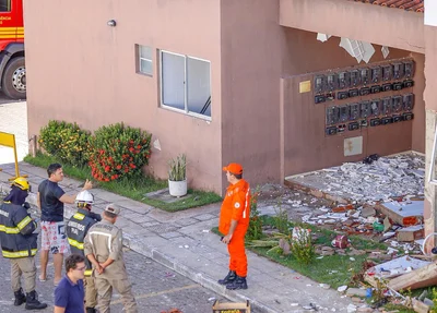 Corpo de bombeiros foi até o local da explosão 