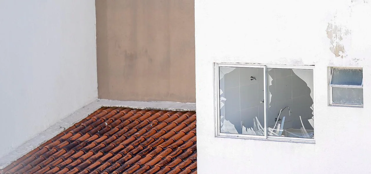 Janelas quebraram com a explosão