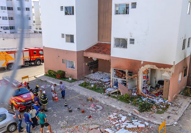 Vazamento de gás causa explosão em apartamento e deixa dois feridos em Teresina 