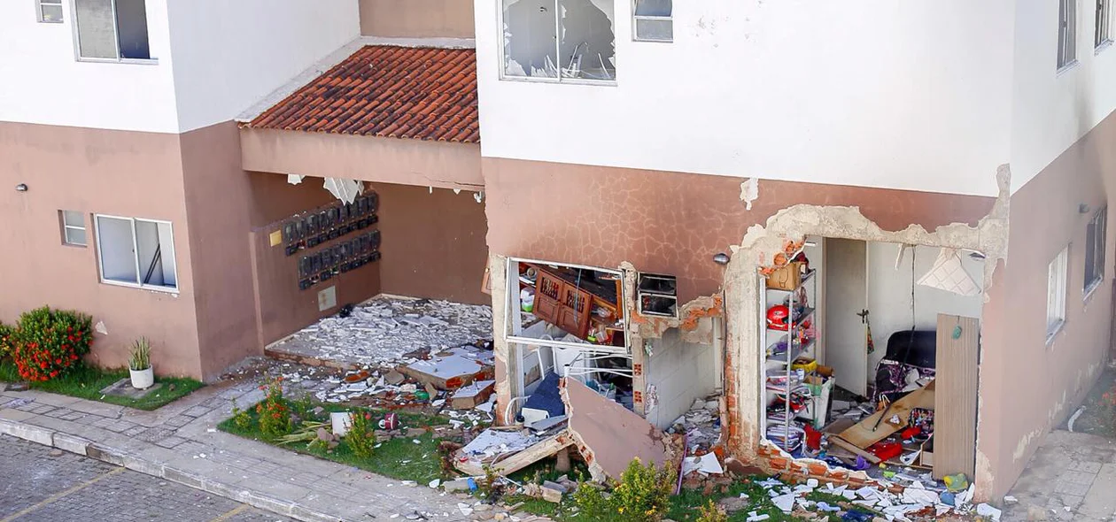Vazamento de gás causa explosão em apartamento