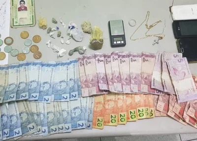 Material encontrado com os suspeitos