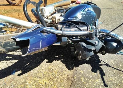 uma das motocicletas do acidente 