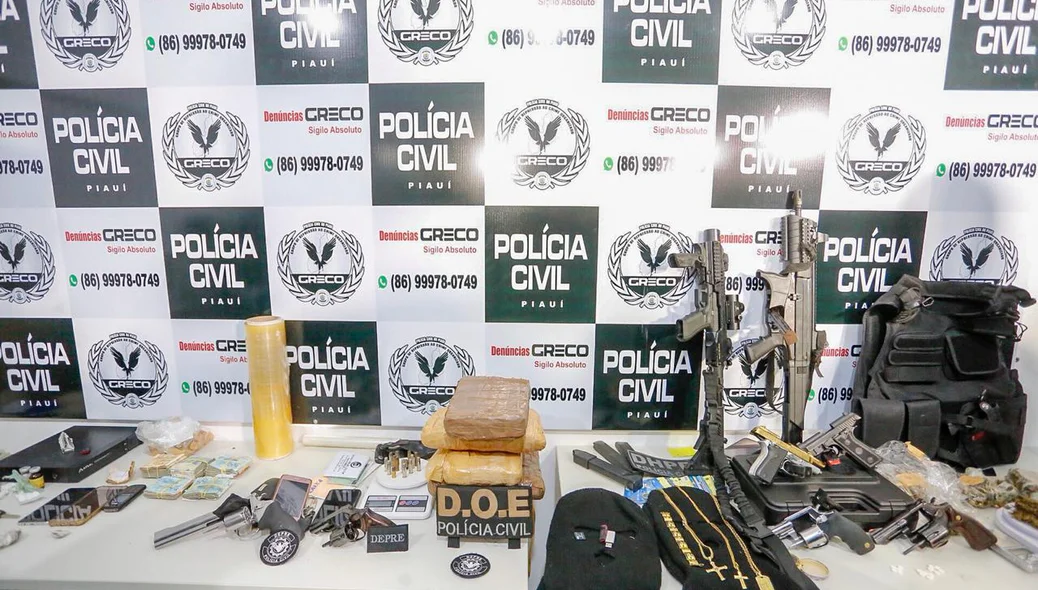 Material apreendido pela polícia durante operação Guará