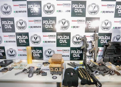 Material apreendido pela polícia durante operação Guará