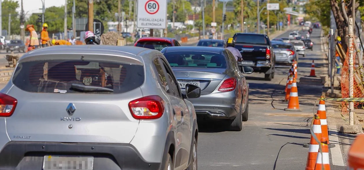 Veículos circulam normalmente pela Avenida João XXIII após liberação