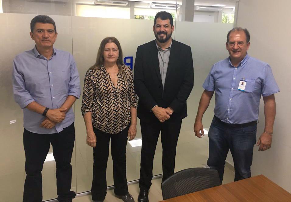 Caio Bucar ao lado de lideranças