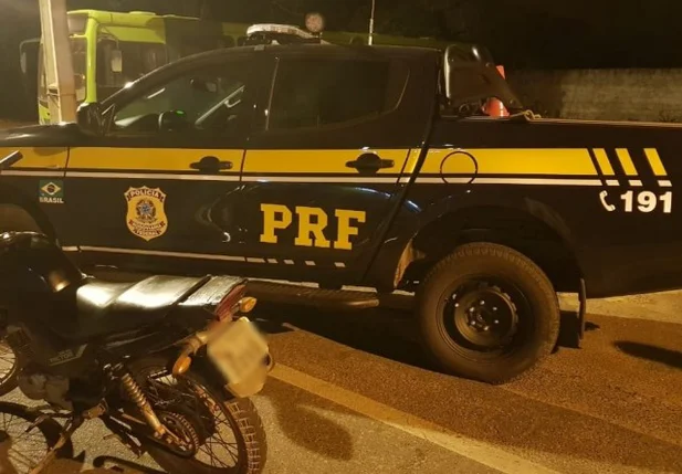 Motocicleta apreendida pela PRF