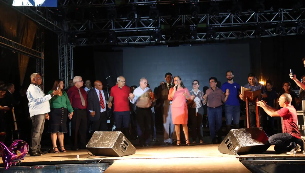 Prefeita falando sobre a importância do festival 