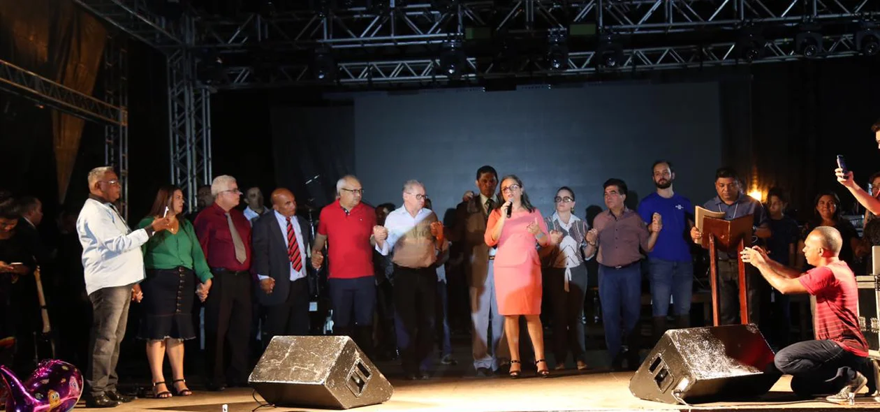 Prefeita falando sobre a importância do festival 