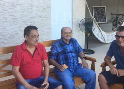 Robert Rios ao lado de Sílvio Mendes e do vereador Joaquim do Arroz