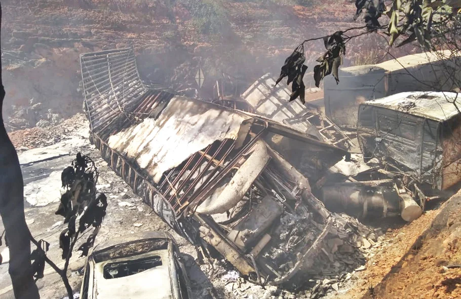 Acidente provocou incêndio de grandes proporções
