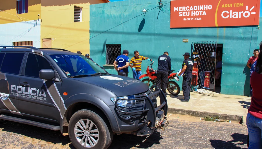Homicídio aconteceu na frente de um comércio