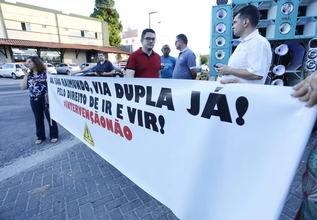 Manifestação na Avenida São Raimundo