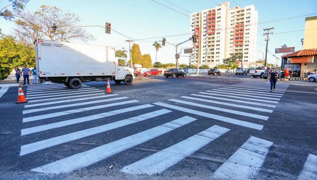 Cruzamento da Avenida São Raimundo com a Barão de Castelo Branco
