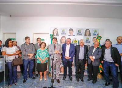 A solenidade contou com a presença de deputados 