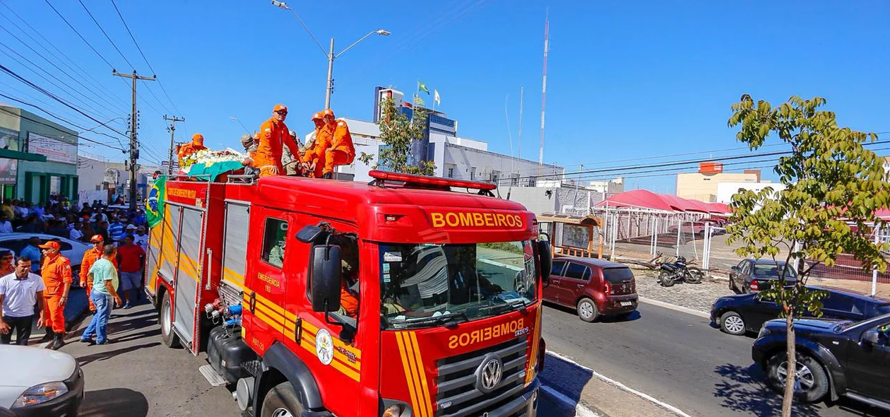 Corpo do Capitão foi levado pela viatura dos Bombeiros 