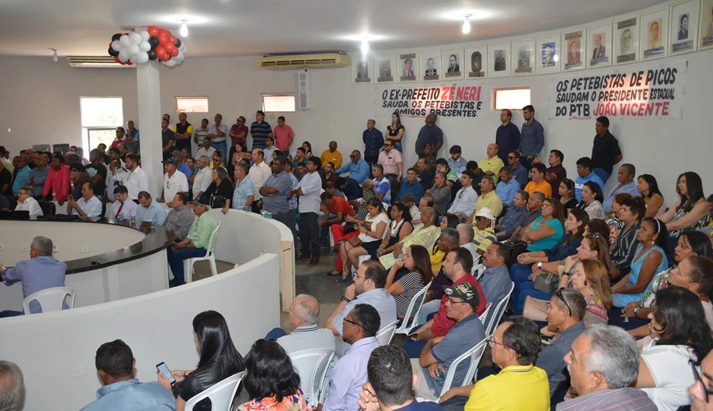 Filiados e simpatizantes ao PTB lotam galerias da Câmara