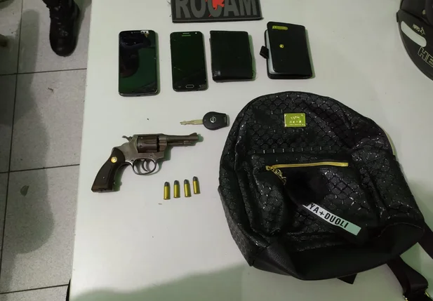 Materiais apreendidos pelo Rone