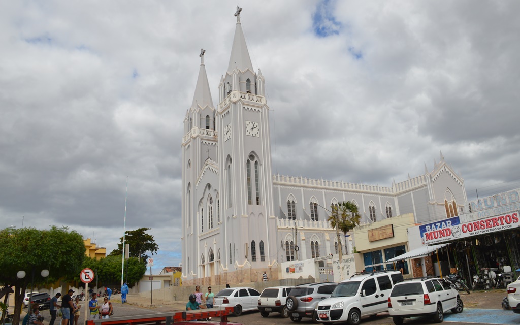 Catedral de Picos passa por reforma