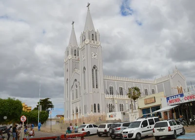 Catedral de Picos passa por reforma