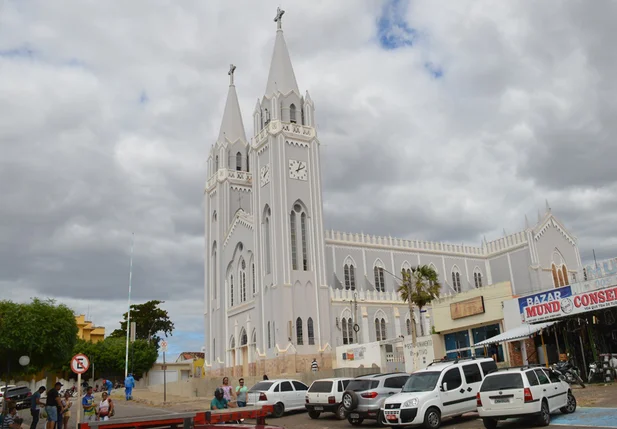 Catedral de Picos passa por reforma