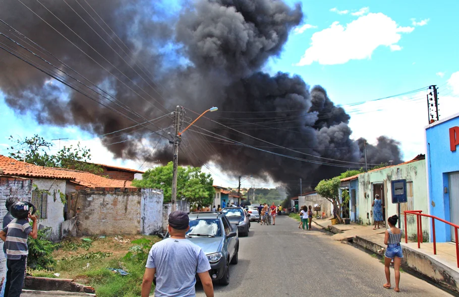 Rua onde iniciou o incêndio