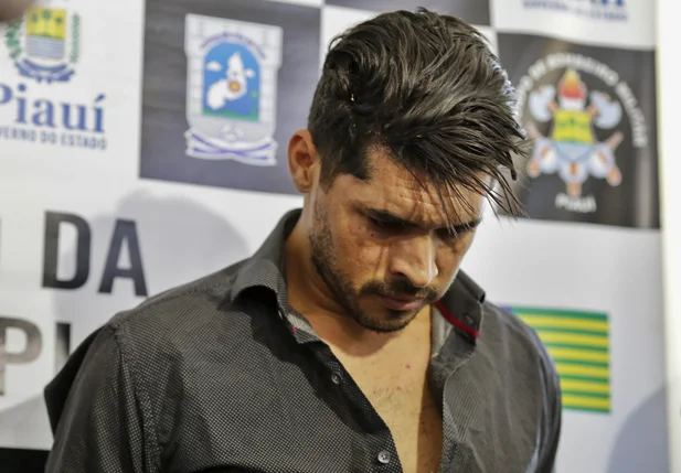 Acusado de matar Gabriel Brenno é apresentado 