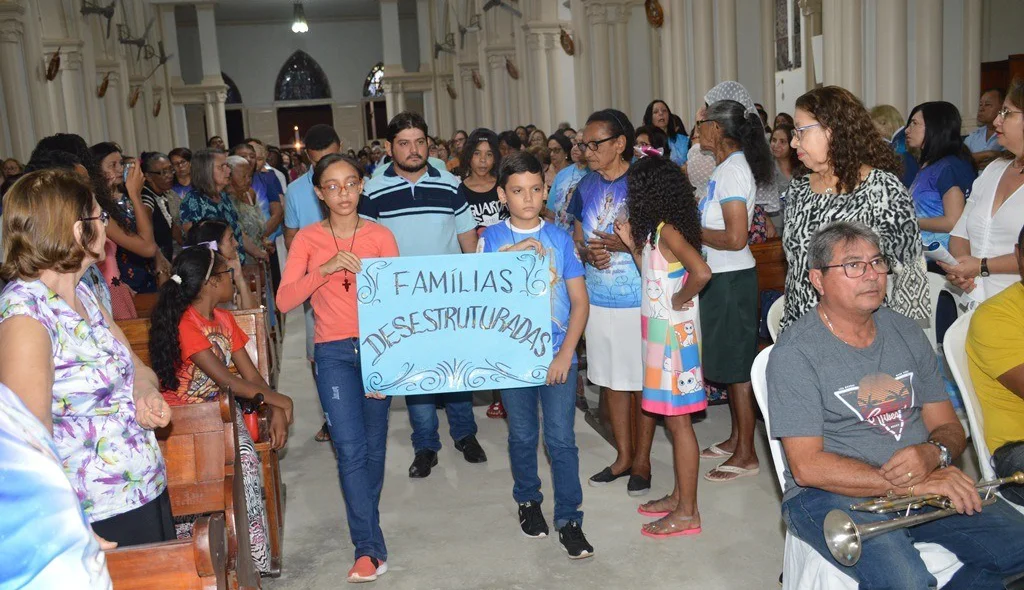 Famílas desestruturas foi o tema da missa de abertura
