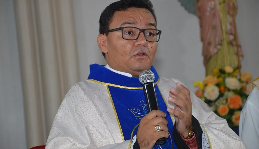 Padre Sérgio Leal presidiu a missa de abertura do festejo