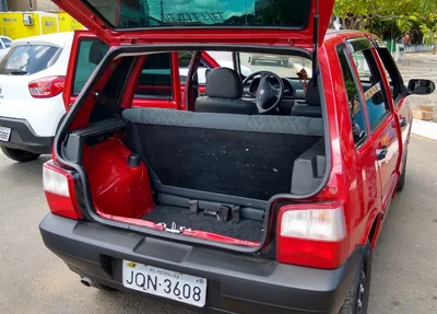 Carro apreendido com a quadrilha 