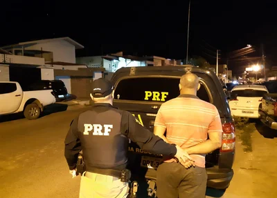 PRF prende homem com mandado de prisão na BR 316 em Picos 
