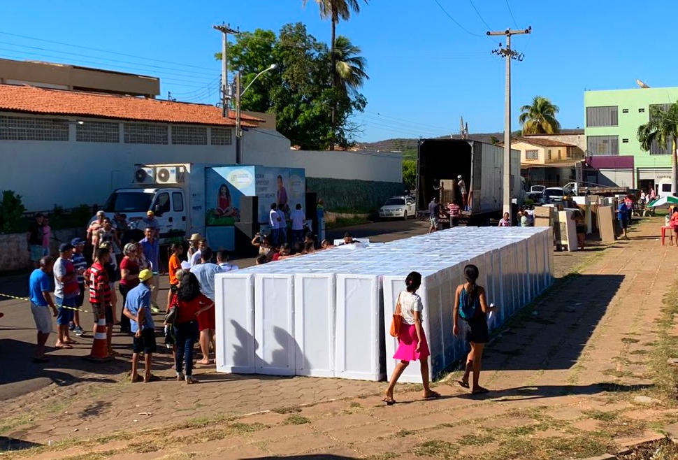Equatorial entrega geladeiras para comemorar aniversário de Teresina