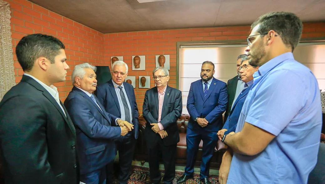 Themístocles Filho em reunião com o reitor da UFPI sobre concurso da Alepi