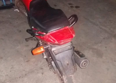 Motocicleta com restrição de roubo/furto