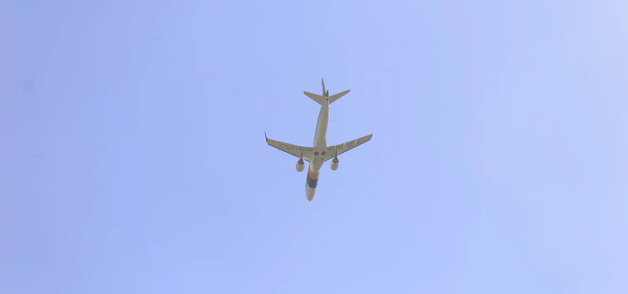 Avião com o presidente Jair Bolsonaro 