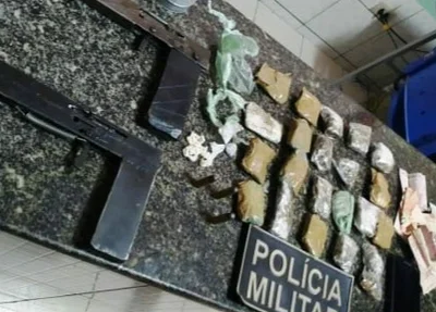Drogas apreendidas no bairro Pedrinhas em Barras