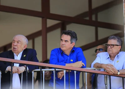 Paes Landim, Ciro Nogueira e Flávio Nogueira prestigiando o Presidente Bolsonaro