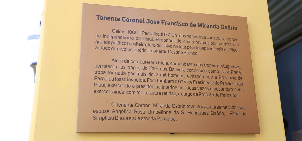 Placa de inauguração da Escola Tenente Coronel José Francisco Miranda de Osório